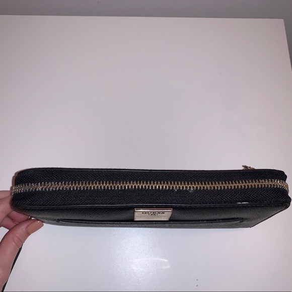 Black Wallet from Guess - Picture 3 of 4